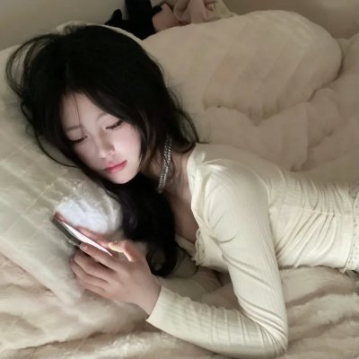 女大学生